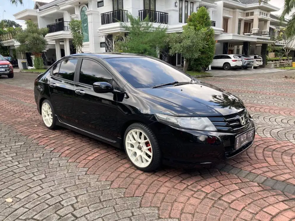 City E Matic 2010 kondisi istimewa dp minim