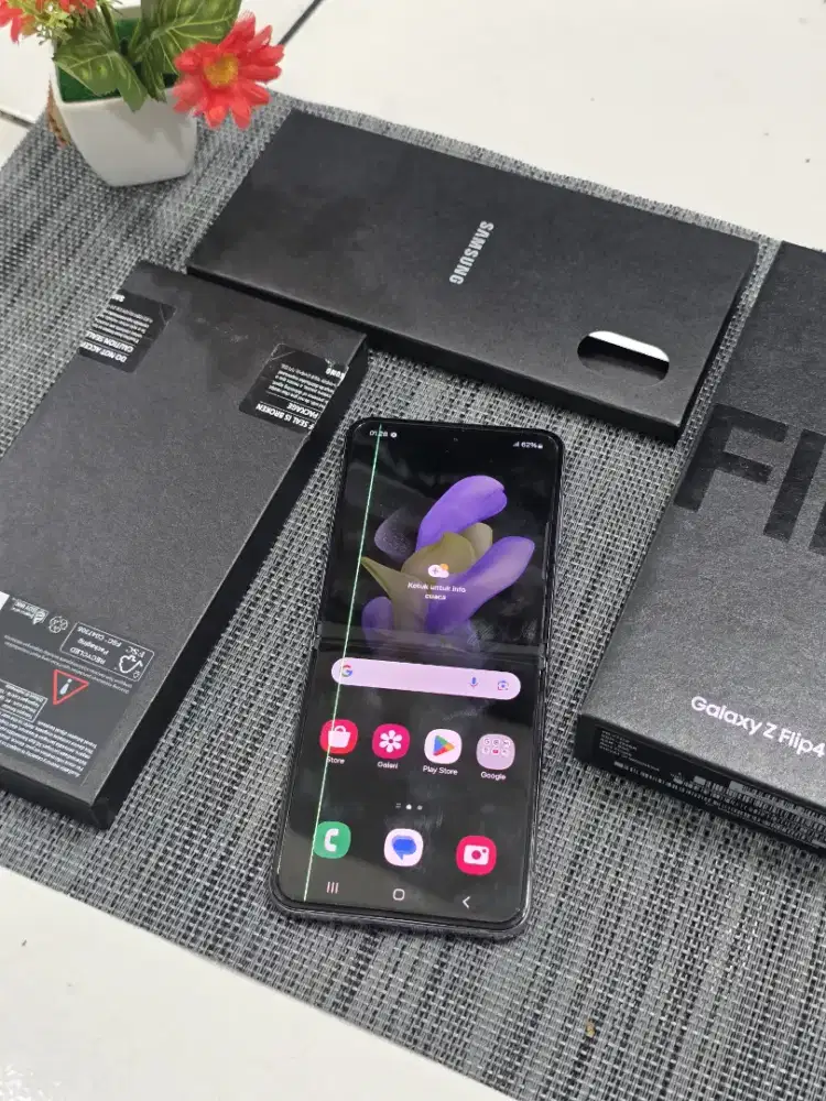 Samsung Z Flip 4 8/256 Sein