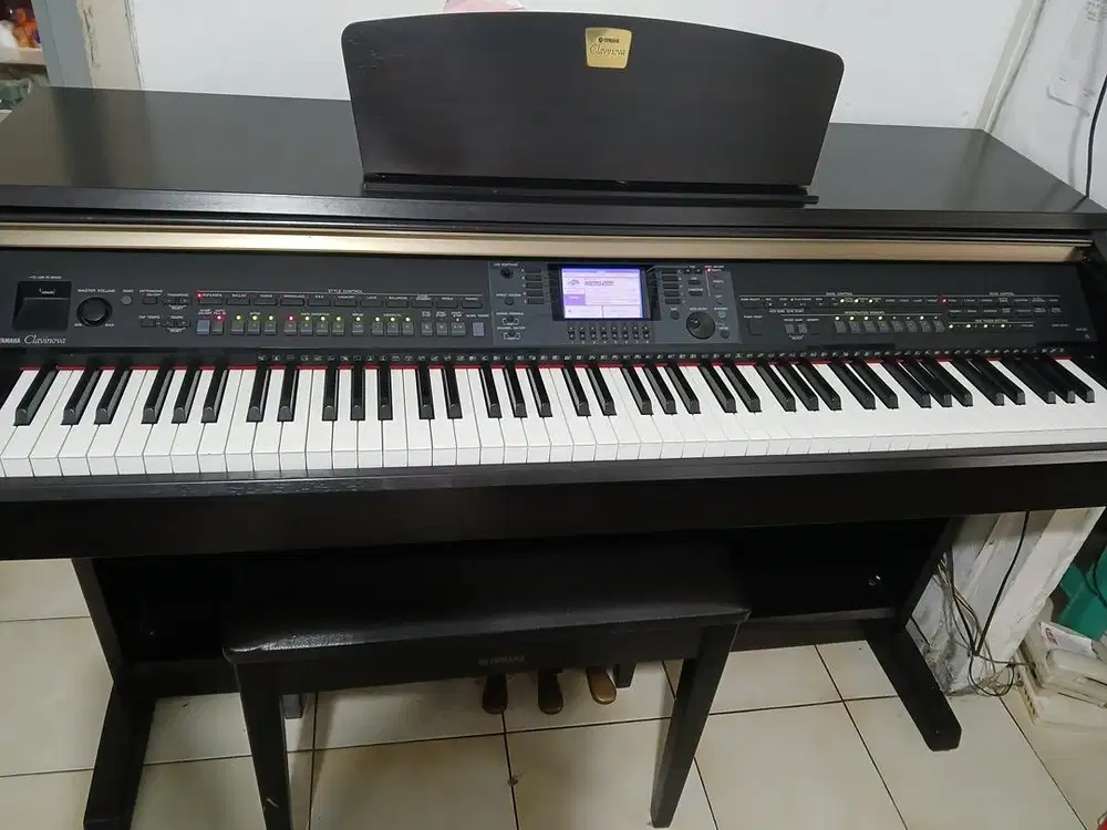Piano digital Yamaha clavinova model CVP-501