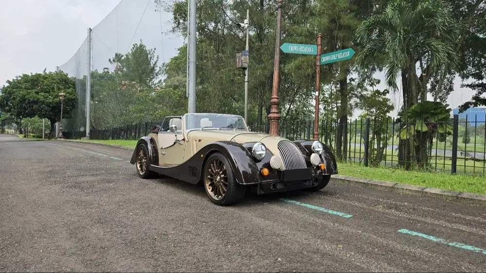 Morgan Plus 6 LV 2022 Chiaro
