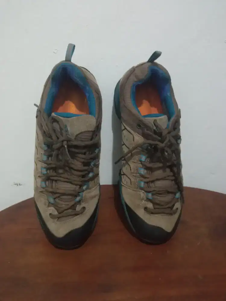 Sepatu gunung size 40 humtto