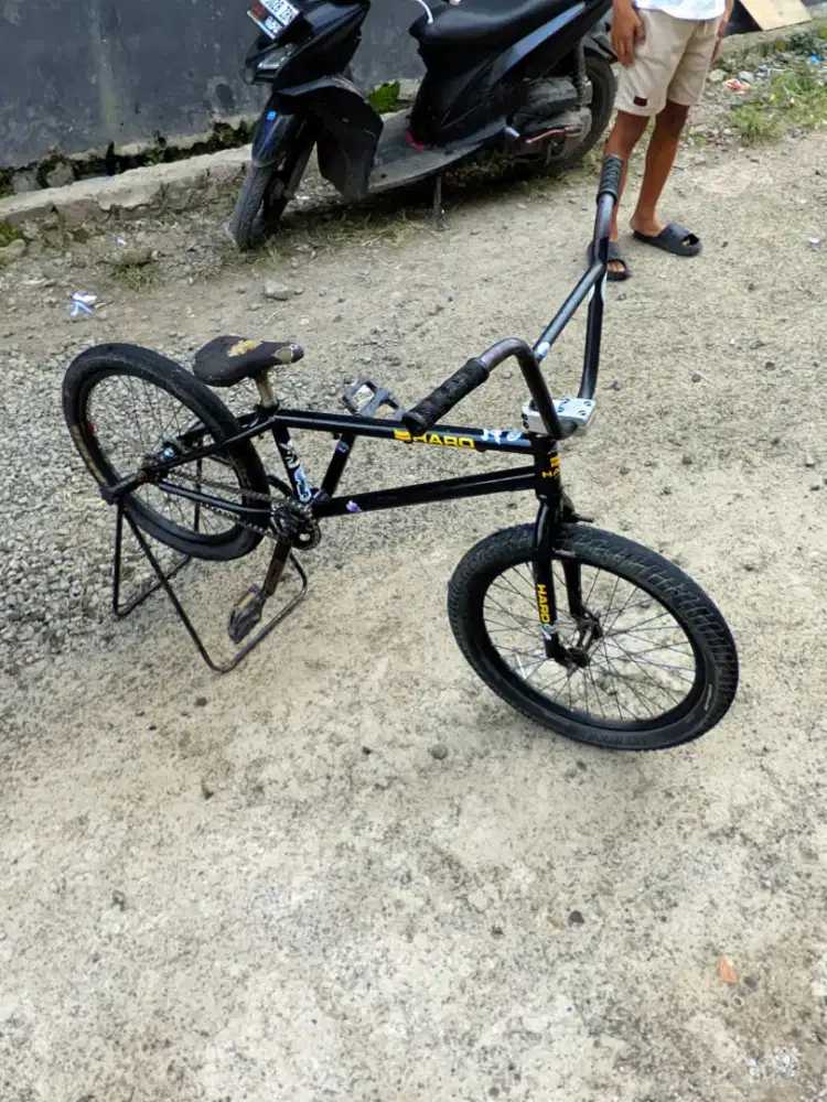 Sepeda BMX Street