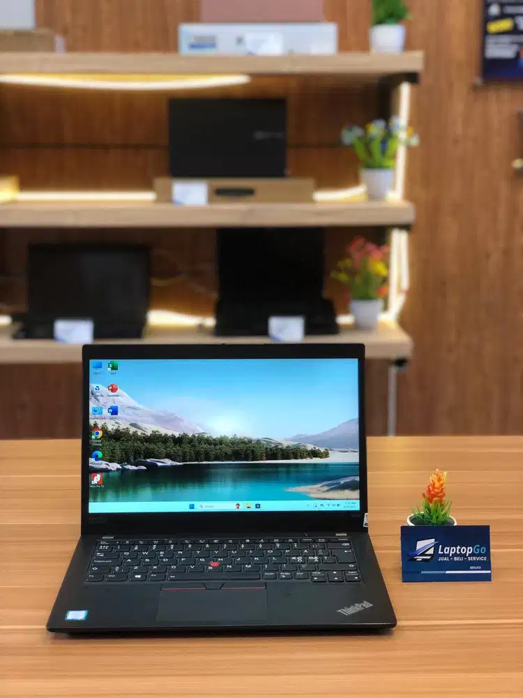 LAPTOP LENOVO THINKPAD CORE I5 RAM 8/256 INTEL HD GRAPHIC SECOND BEKAS