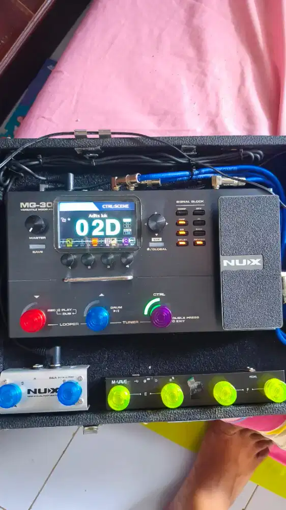 Efek digital Nux MG 30