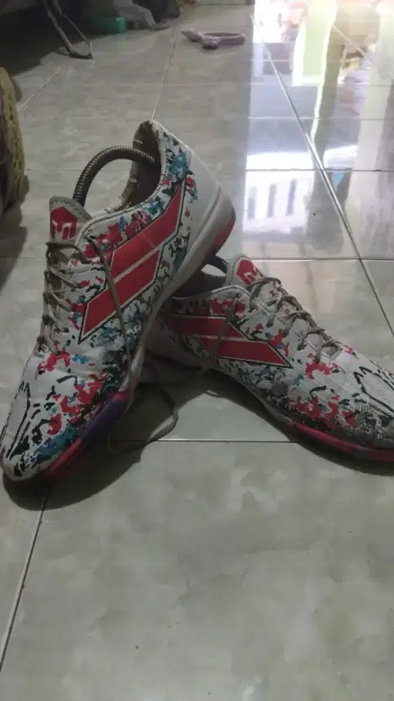 Jual sepatu futsal minus pemakaian