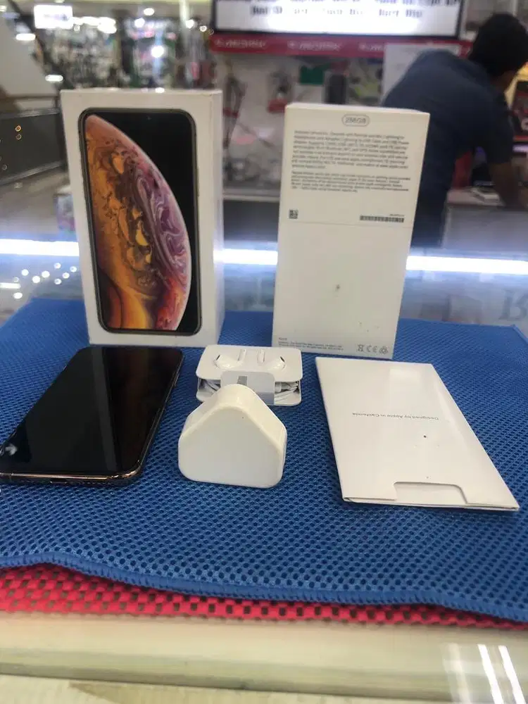 Jual iphone xs256gb kondisi mulus bgt kelengkapan ori