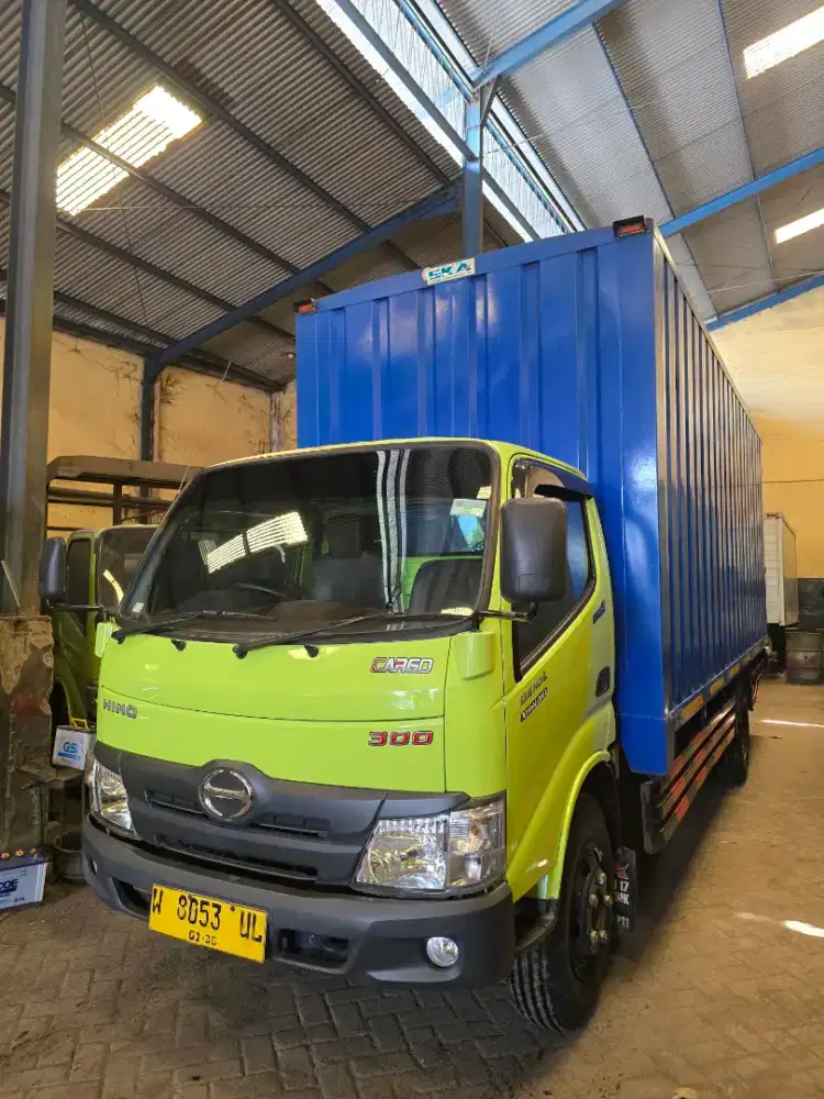 FS Hino Dutro 136HDL Box besi Jumbo Extra Long Cargo 2024 Pmk 2025