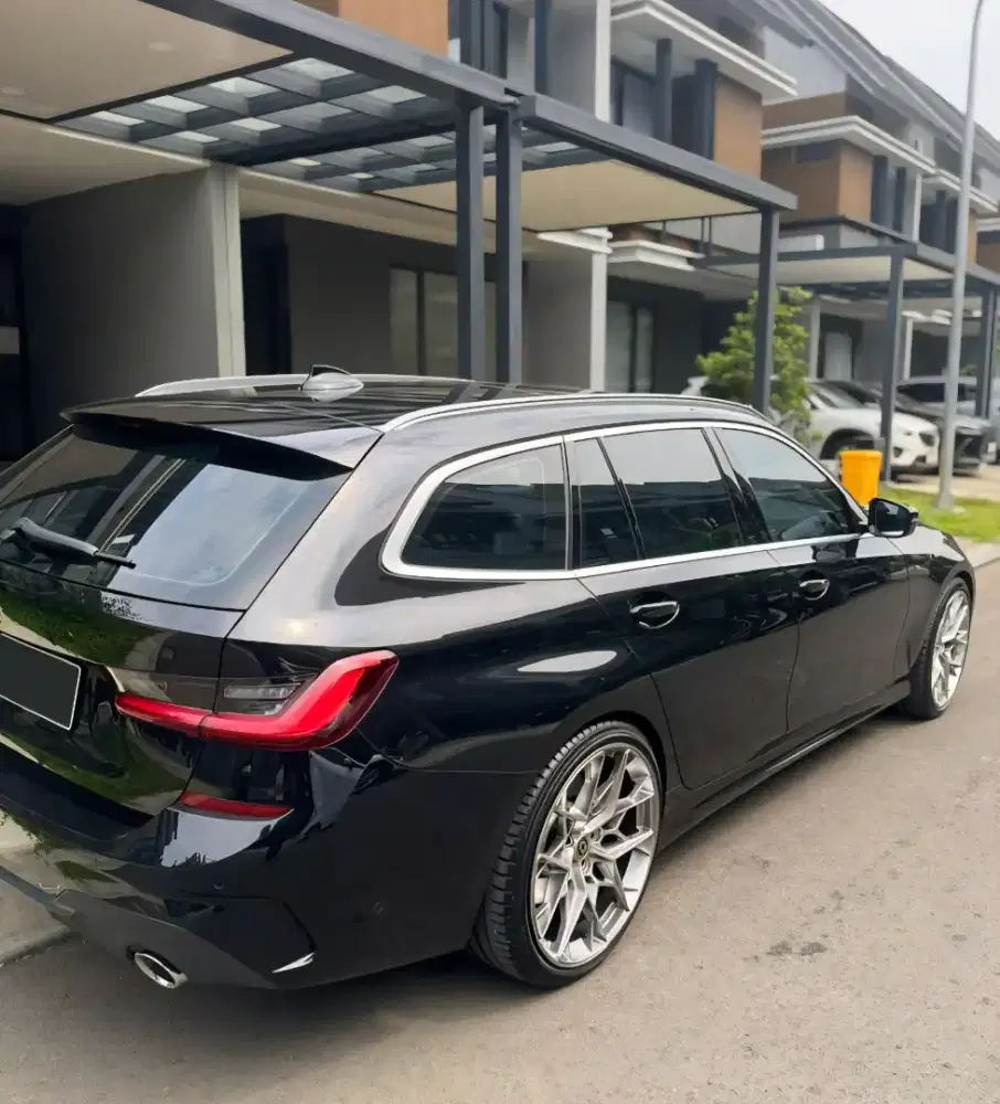MURAH. WAGON BMW 320i G21 M Touring 2022 sport g20 lci 2021