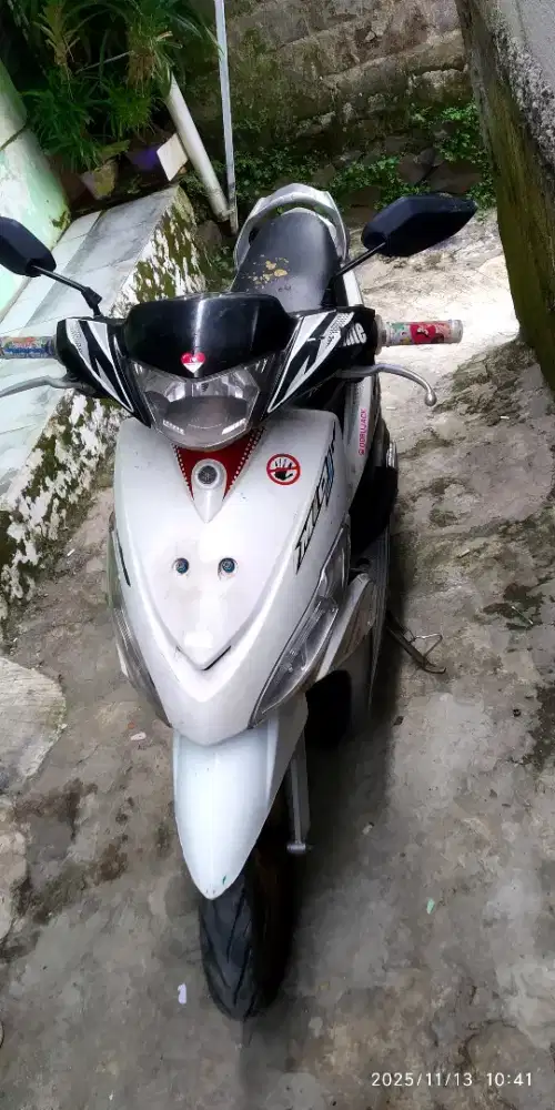 Di jual Mio j 2012 mesin adem cvt aman kelistrikan on semua