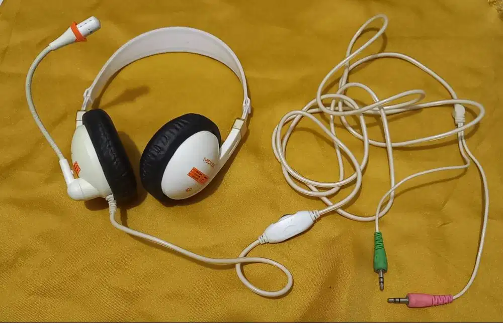 Headphone MDISK ORI,Fungsi Normal,Bagus,Kabel panjang 2M,murah,NET.