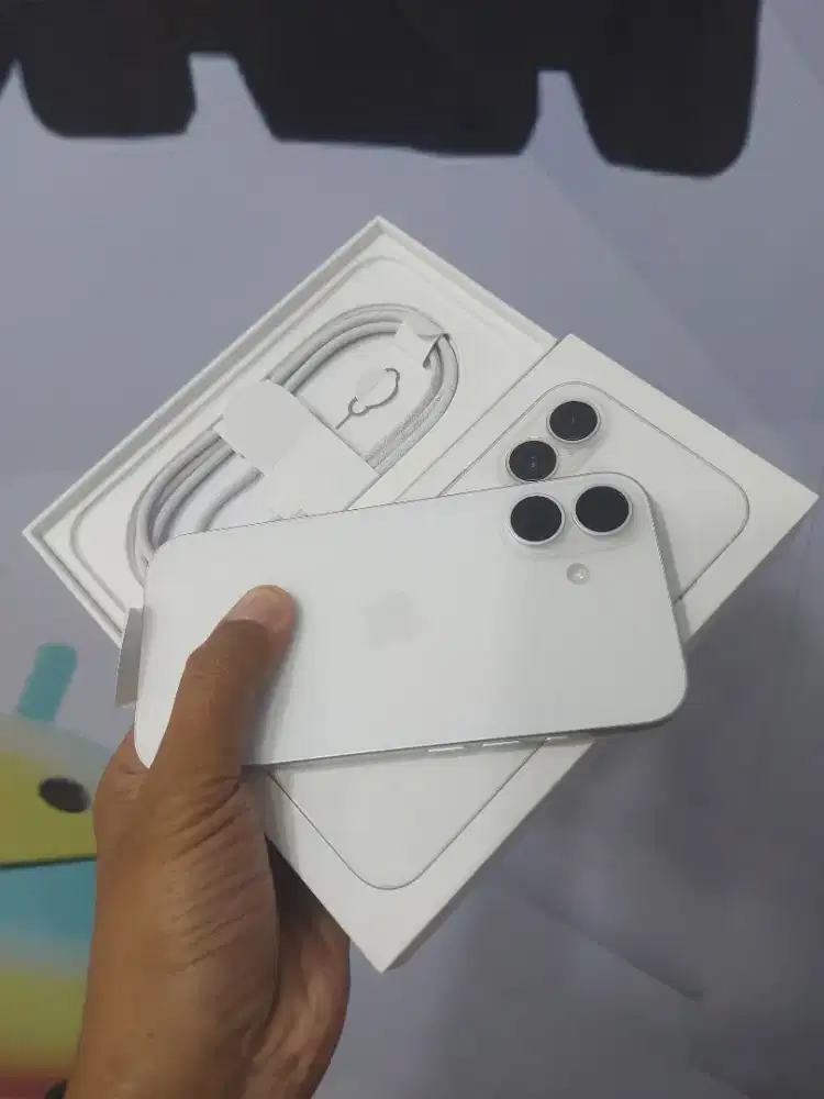 IPHONE 16 128GB RESMI Ibox PA/A BH100% CC 2 garansi OKT 2026 LIKE NEW.