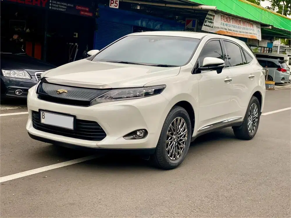 TOYOTA HARRIER 2.0 AUDIOLESS AT 2015 PUTIH