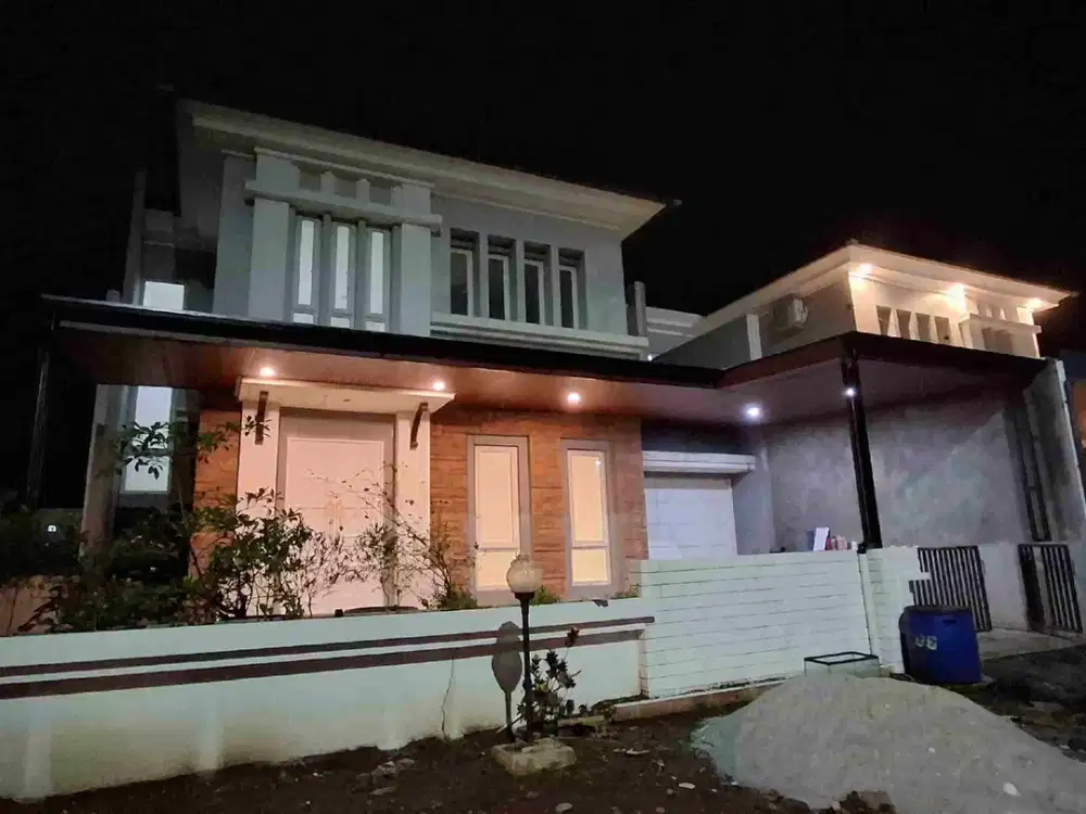 DIJUAL RUMAH MURAH 2 LANTAI & BEBAS BANJIR DI BOULEVARD UTAMA KOTA WISATA!