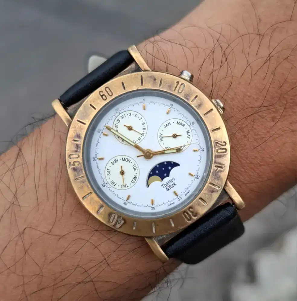 Jam thames and york moonphase