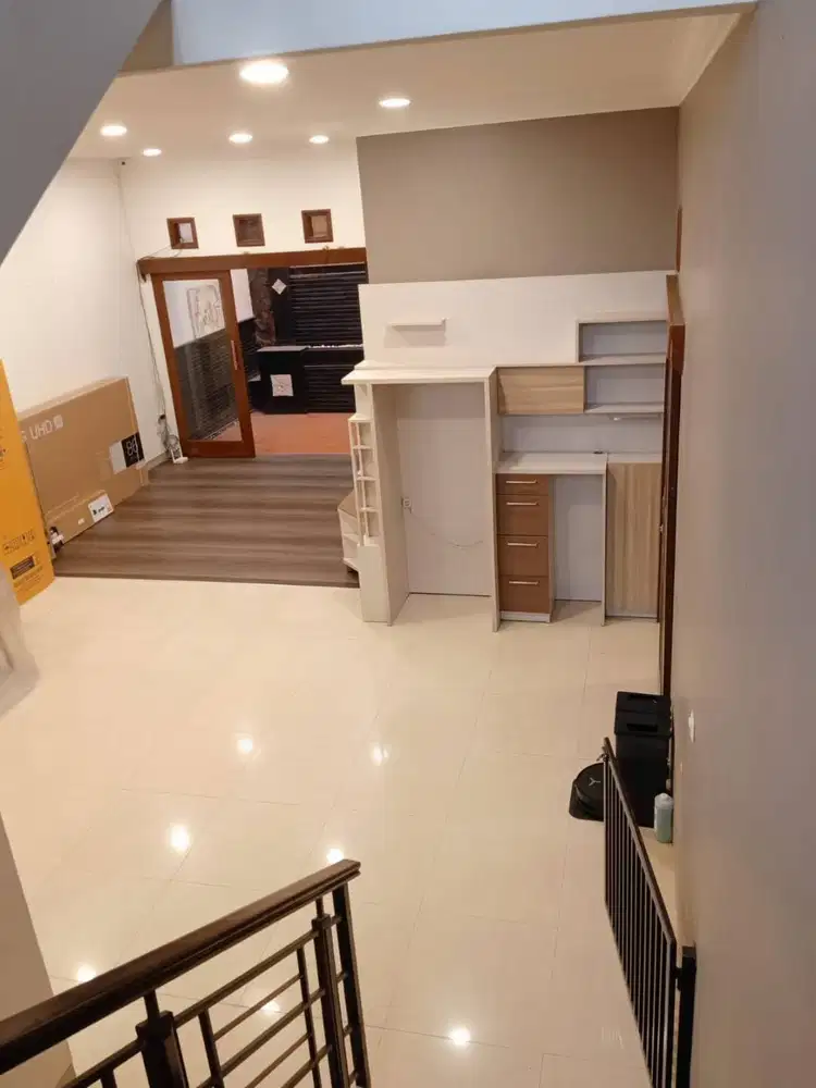 Dijual Rumah Mewah Siap Huni di Batununggal, Bandung