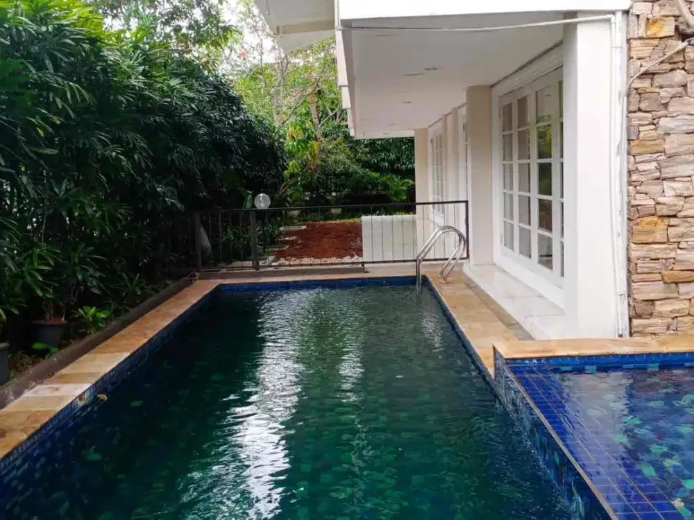 Disewakan Rumah di Terusan Hang Lekir, Kebayoran Lama , Siap Huni