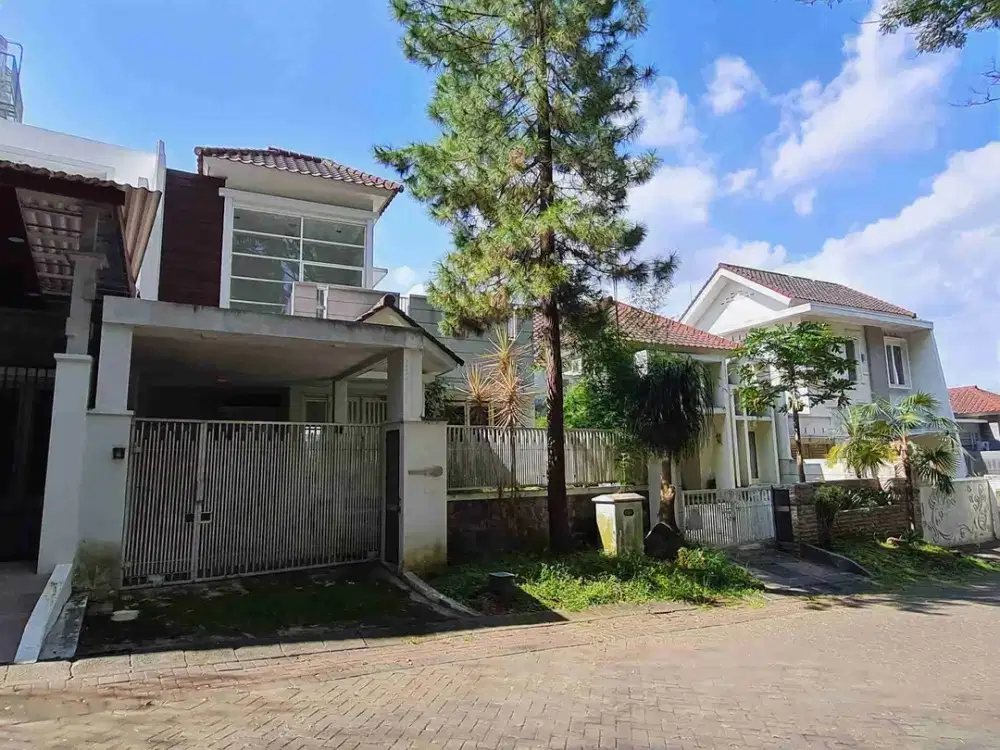 Rumah Bagus 2 Lantai Kawasan Elite Villa Puncak Tidar Ada Kolam Renang