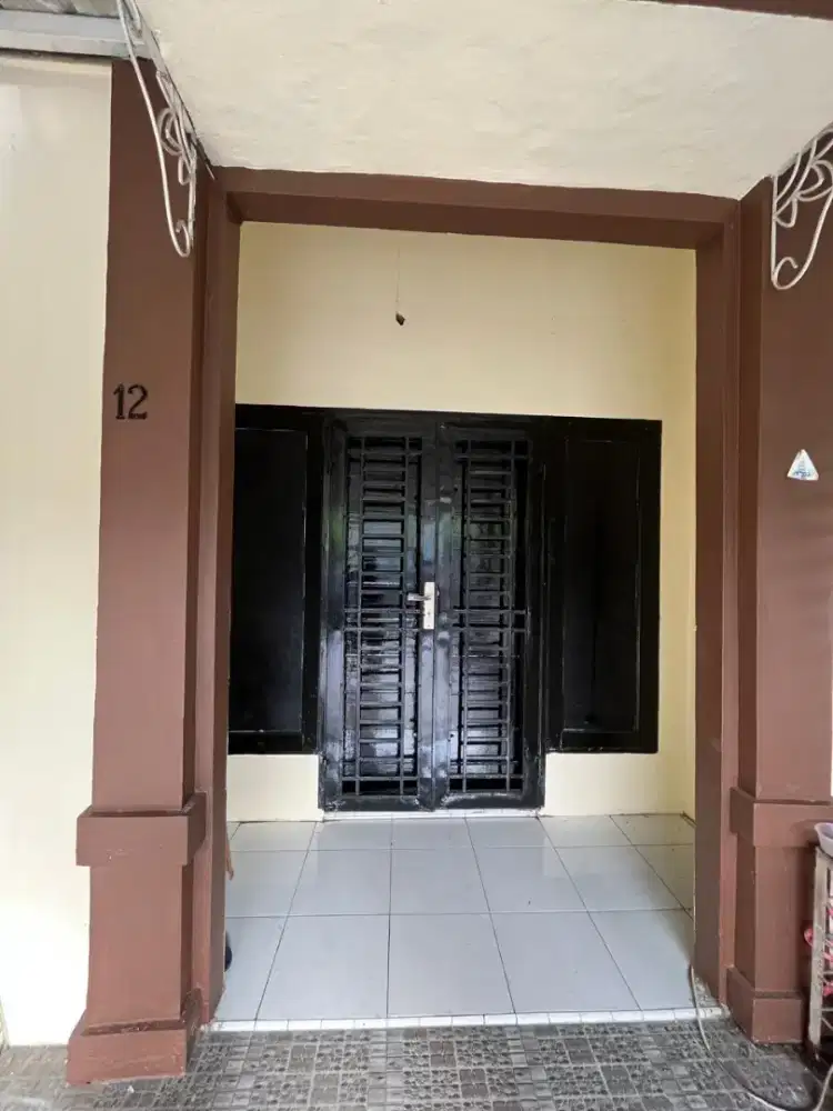 RUMAH MEWAH READY DEKAT MANHATTAN SQUARE