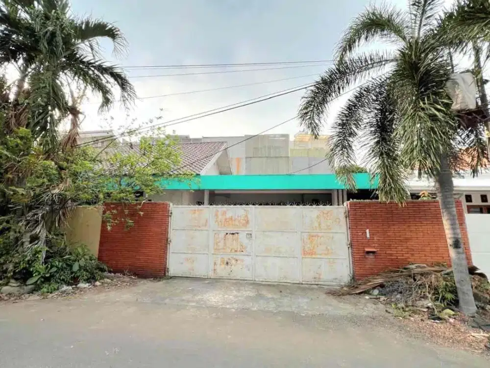 Rumah tomang Luas jarang ada. bisa bangun 6-7 ruko. Renovasi jad Rumah tomang Asri mewah. Security 24Jam