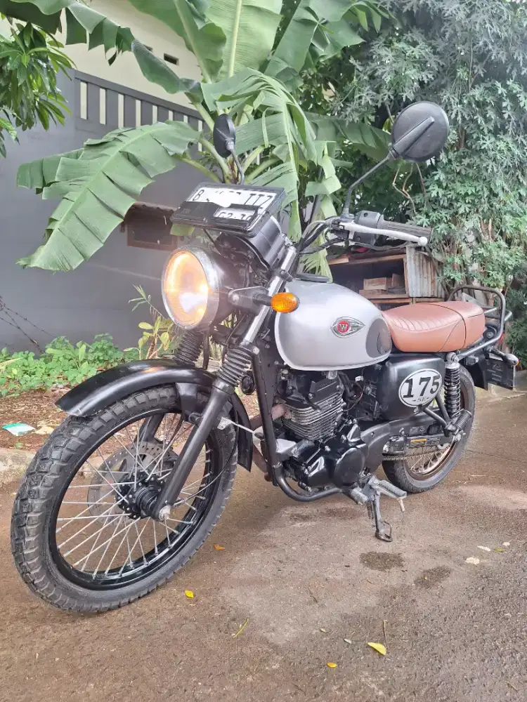Kawasaki W175 SE Silver 2018