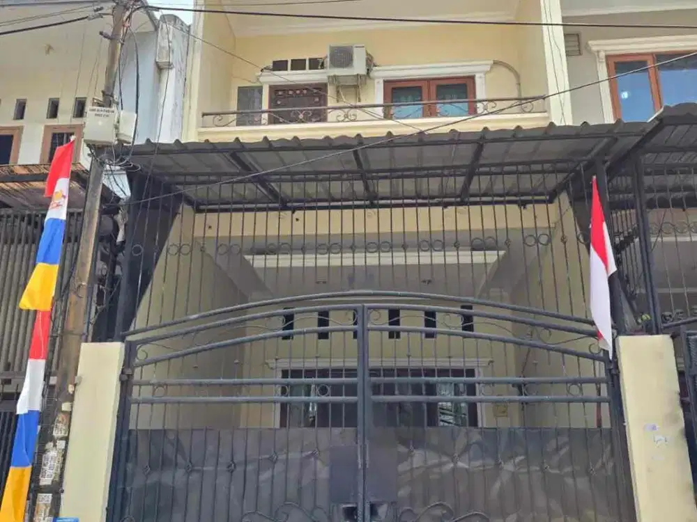Dijual Rumah di Tanjung Duren Selatan Rumah tanjung Diren dwkat pasar kopro