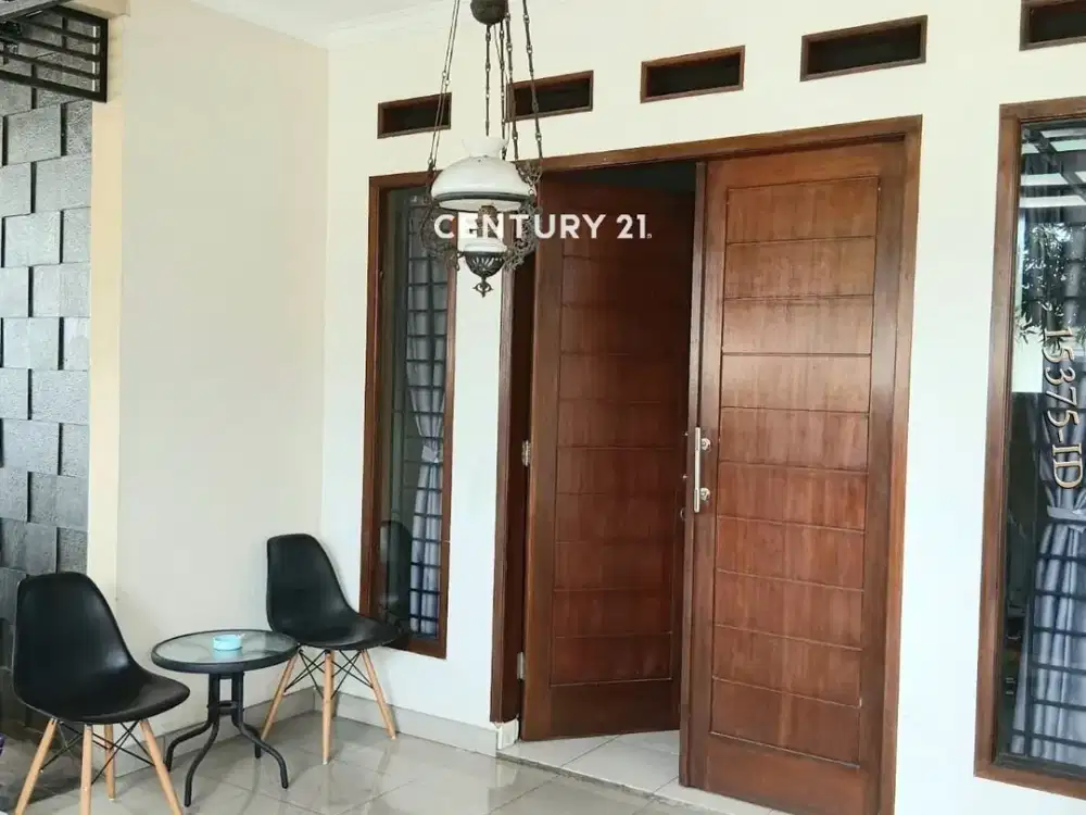 Rumah Homey Di Hook Tanah Luas Dan Murah Strategis Dekat Stasiun