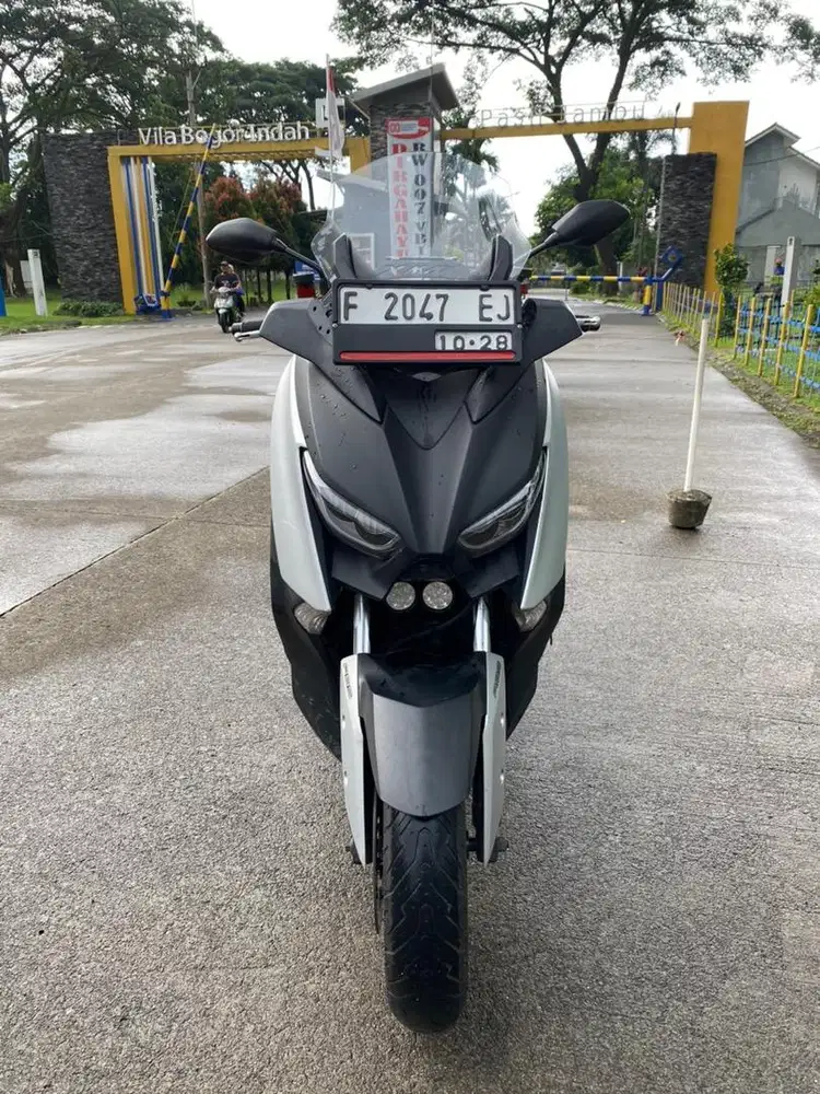 XMAX 2018 ABS SILVER