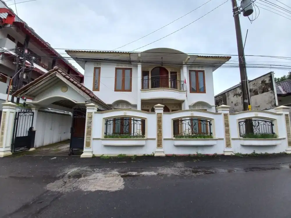 Rumah Mewah di Kawasan Elit Jakal km 6 dkt Pasar Colombo dan UGM