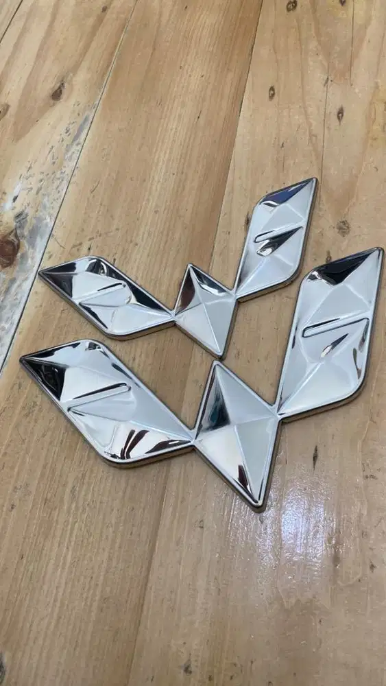 Emblem silver wuling almaz