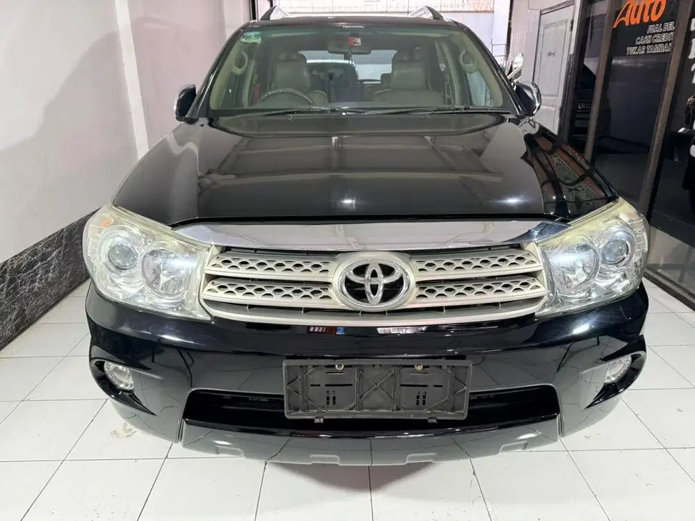 Toyota Fortuner G At Bensin 2011