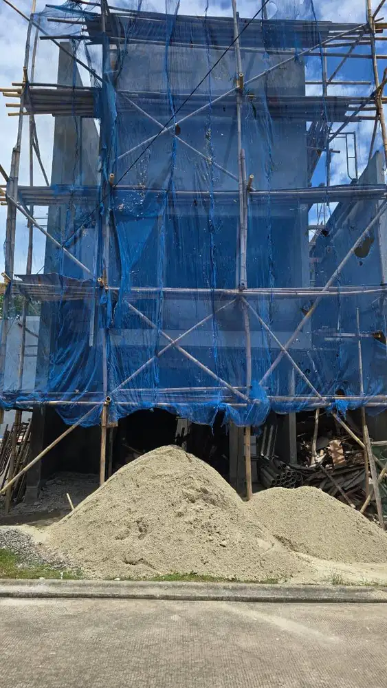 Dijual Rumah 3 Lantai di Serpong Garden 1 Cluster Green Park