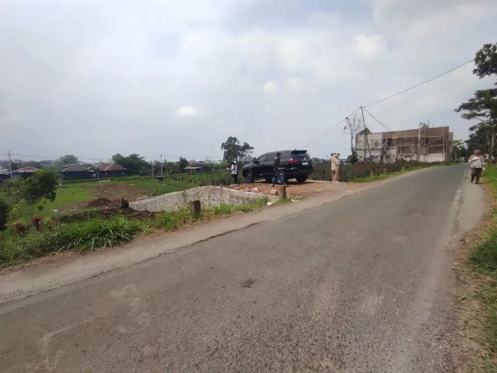 Jual Villa Batu Full Furnish 2 Lantai! Hanya 3 Menit Alun-Alun, Pemandangan Pegunungan Asri.