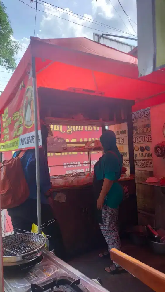 Butuh wanita utk pramusaji dan masak