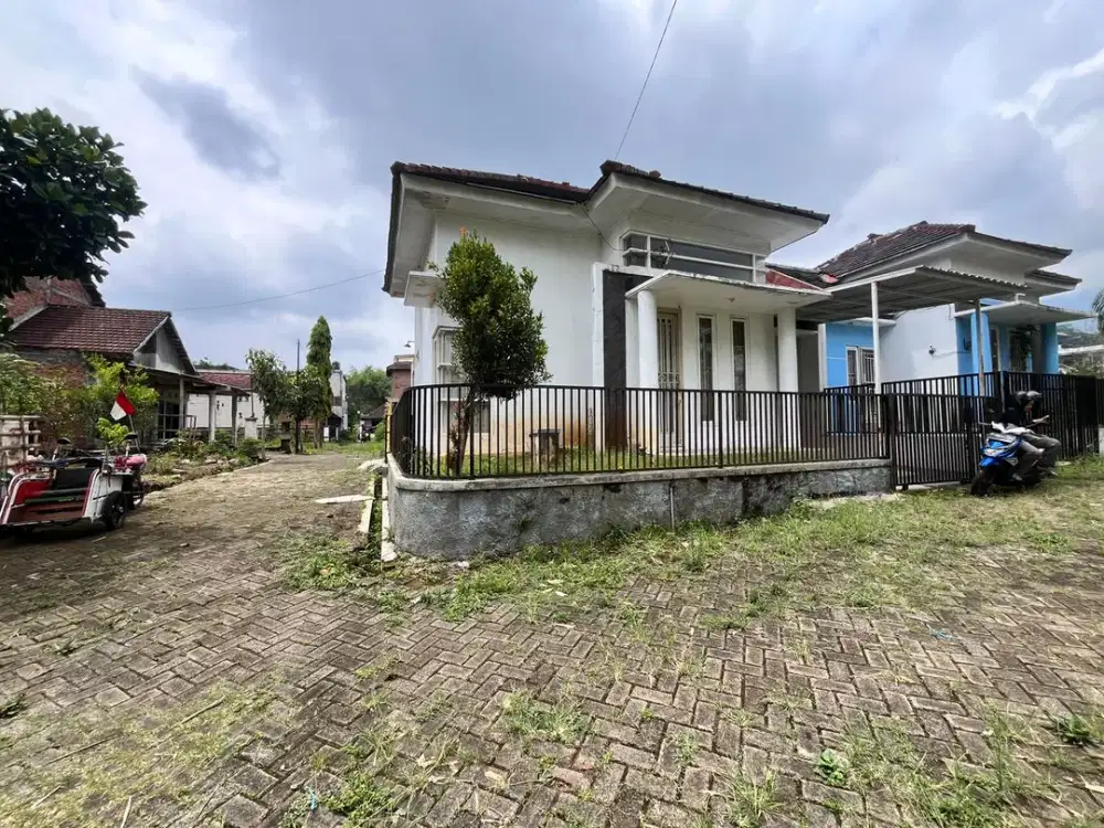 Jual Villa Batu Investasi High Return! 2 Lantai Full Furnish, Nol Kilometer Jatim Park 2.