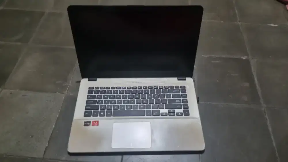 Dijual laptop asus x505za