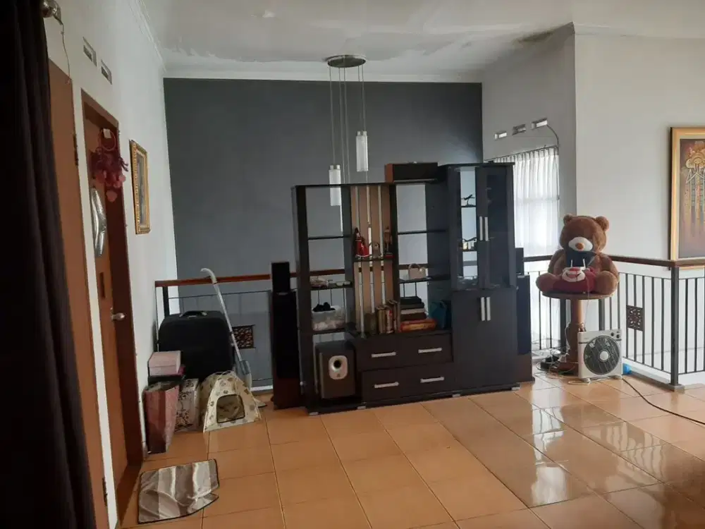 Turun Harga Rumah siap huni 2 lantai bagus di Batu Indah, Bandung