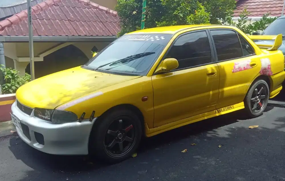 Mitsubishi Lancer 1995 Bensin