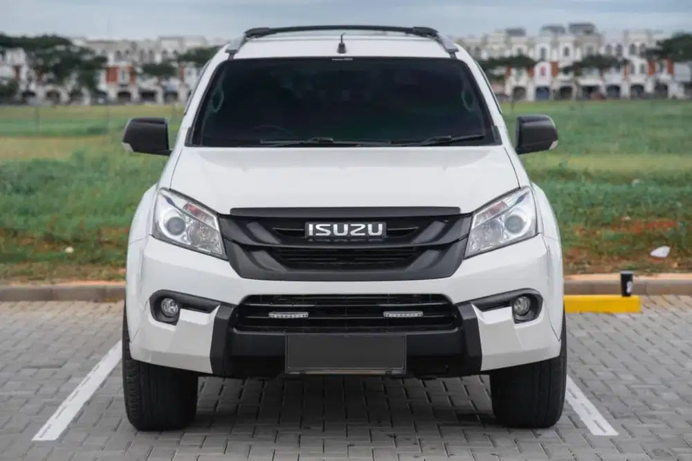 GARANSI BEBAS LAKA! ISUZU MUX PREMIERE 2015