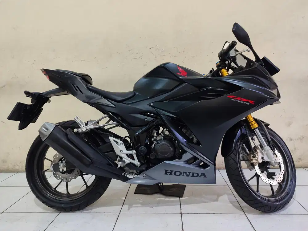 CBR 150R 2021 istimewa mulus terawat siap pakai...
