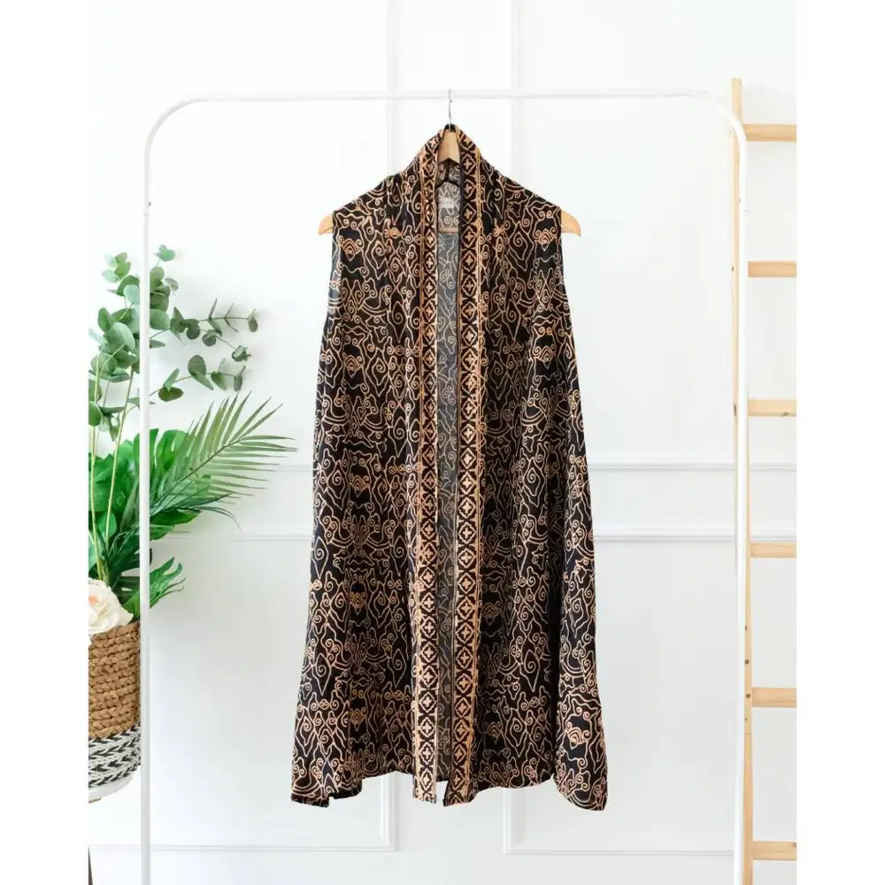 OUTER TANPA LENGAN BATIK WANITA MODERN