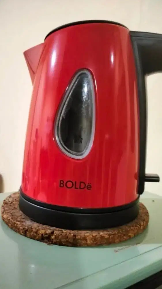 Teko listrik Bolde warna merah