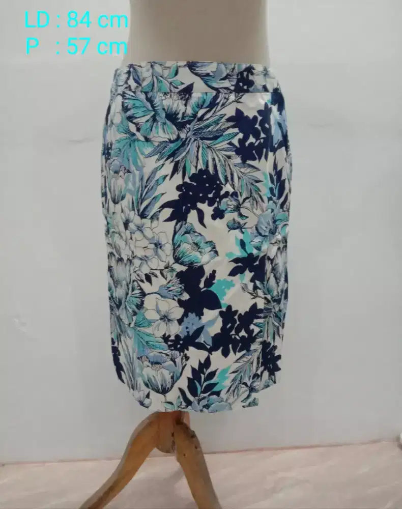 Rok Pantai Merk Vanheusen Preloved