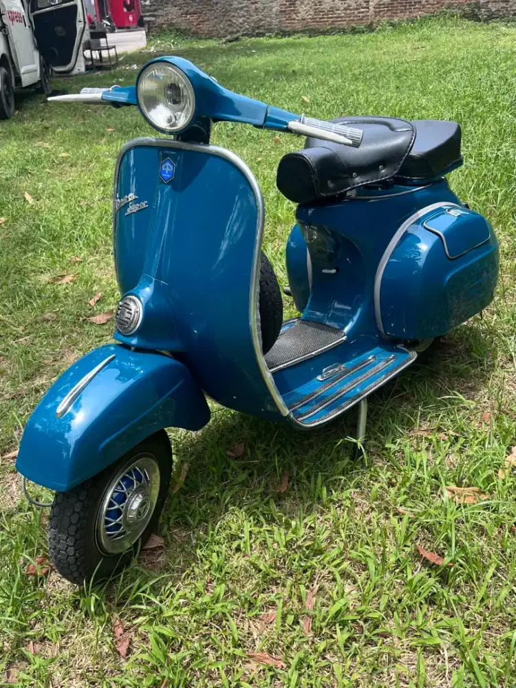 Vespa super generasi pertama thn 1968