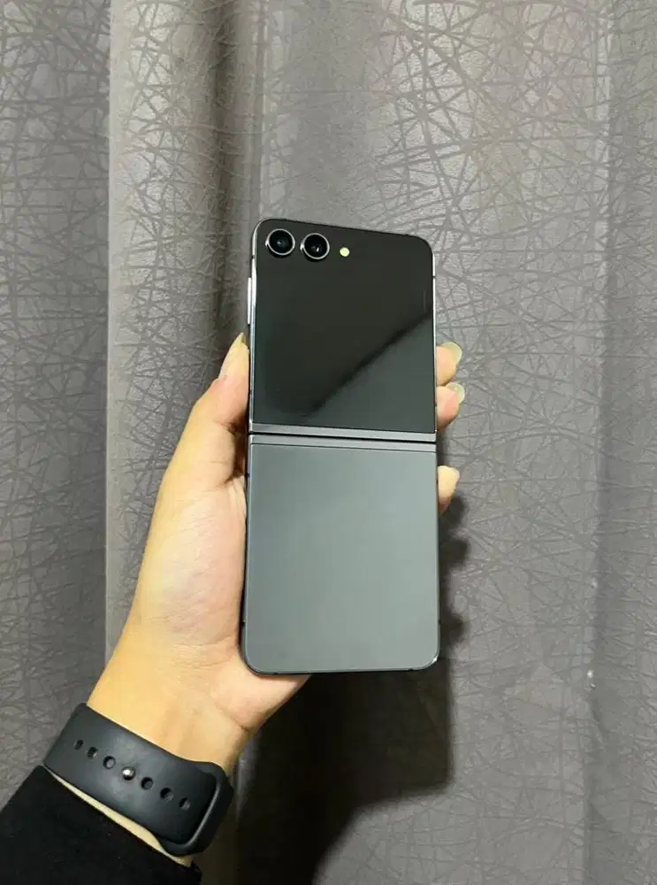 Samsung Z Flip 5 8/256Gb SEIN