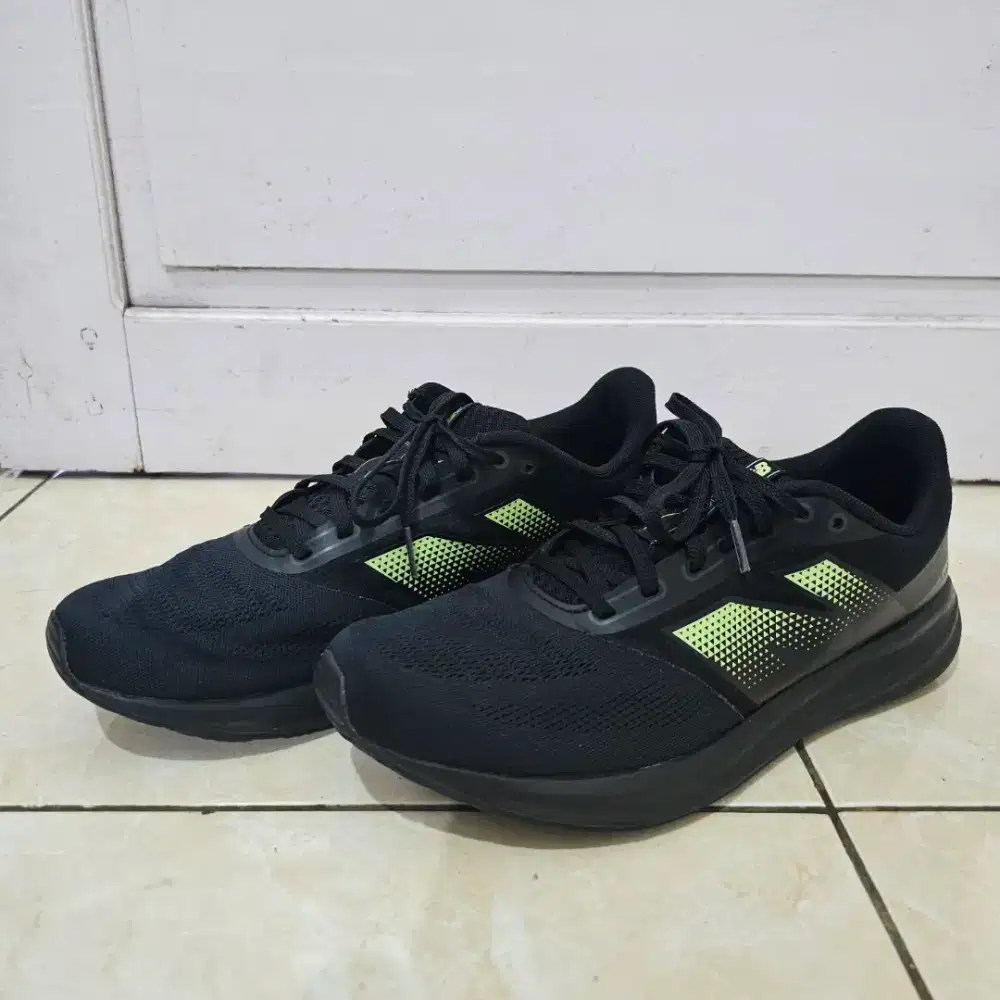 Sepatu Running/ Sneakers New Balance Ori