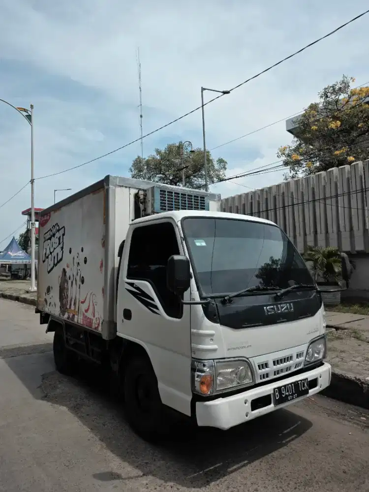 Isuzu Elf 2017 Diesel Freezer beku