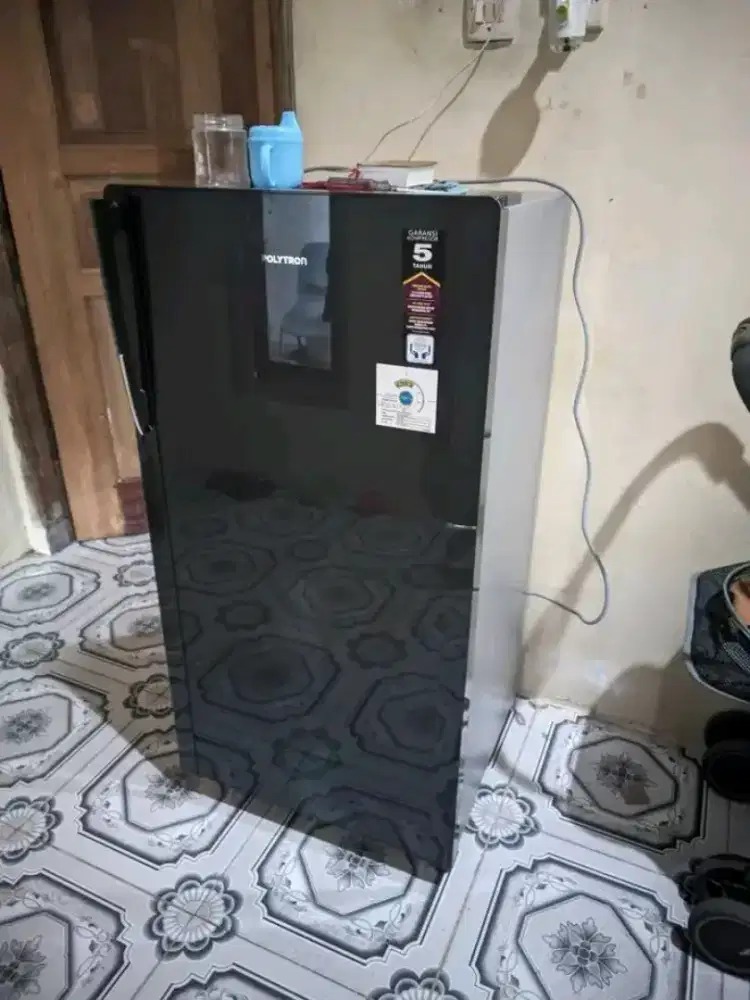 Kulkas polytron normal