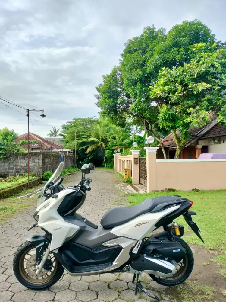 Honda ADV ABS 160 2023 AB Sleman km 5000rb