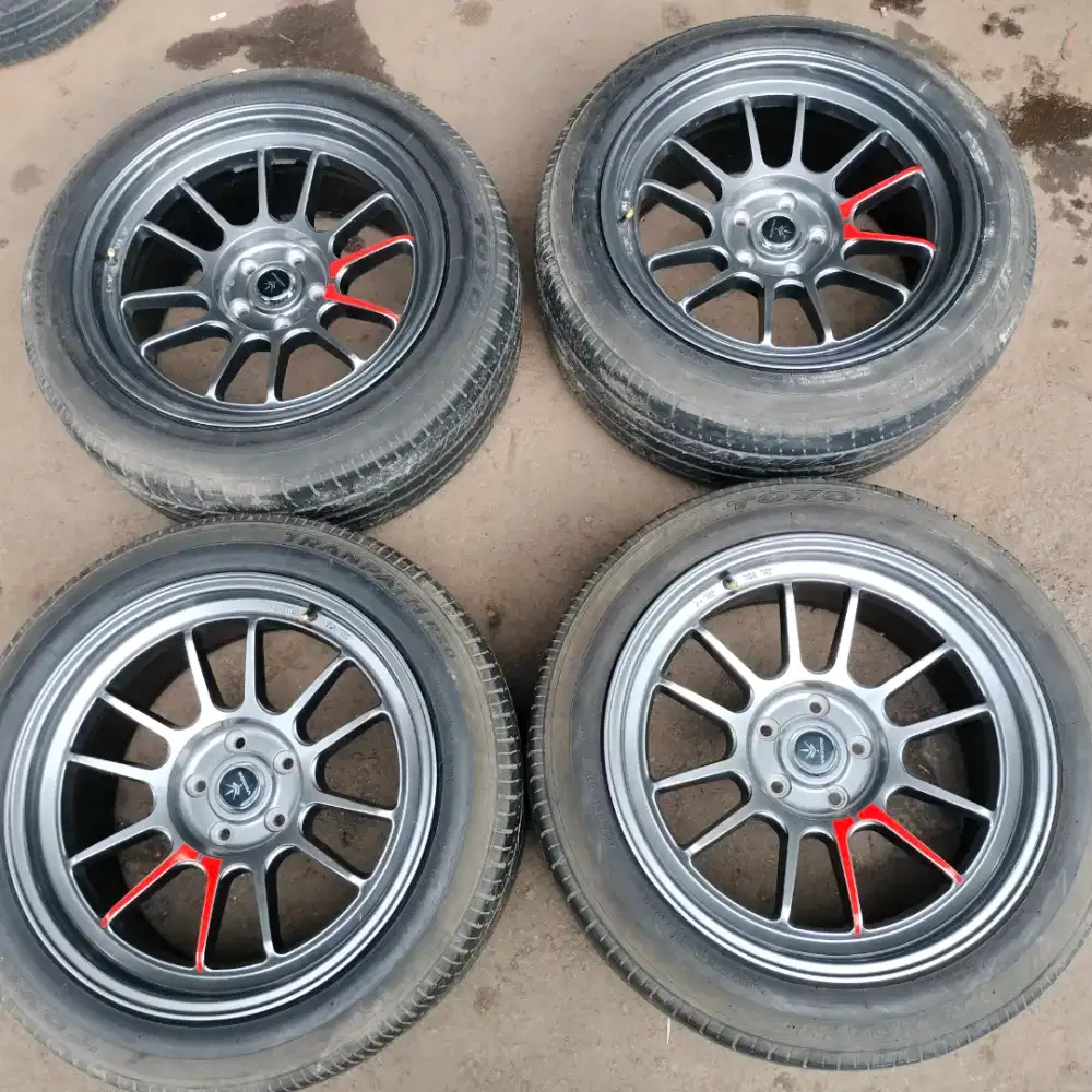 Velg venom ring 18x9 pcd 5x114,3 ban 235/50 R18 4pcs