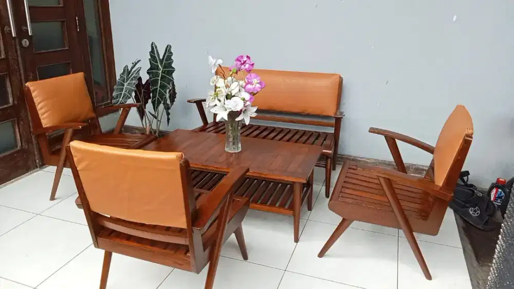 1 SET KURSI MEJA TAMU FULL JATI TUA